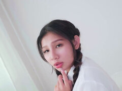 18 ans, Asiatique, Nana, Gros cul, Sucer une bite, Actrice du porno, Rasée, Adolescente