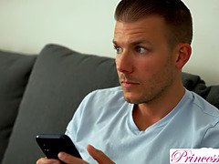 Grosse bite, Sucer une bite, Éjaculation interne, Mamelons, Orgasme, Petite femme, Rugueux, Rasée