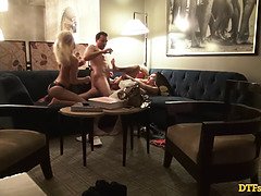 Culo grande, Verga grande, Tetas grandes, Rubia, Grupo, Hotel, Orgía, Fiesta
