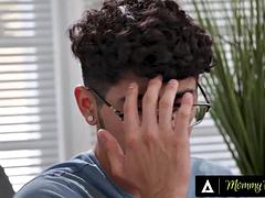 Blond, Pijpbeurt, Rondborstig, Fetisj, Handbeurt, Moeder die ik wil neuken, Stiefmoeder, Tieten likken