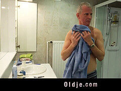 Cuarto de baño, Corridas faciales, Masturbación, Flaco, Adolescente