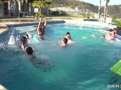 Cul, Gros cul, Gros seins, Queue, Orgie, De plein air, Fête, Piscine