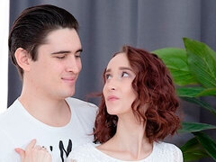 Grosser schwanz, Braunhaarige, Hundestellung, Zierlich, Rasiert, Dürr, Jungendliche (18+), Titten