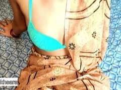 Neighbor gifts anklets and pleasures his neighbor bhabhi in a gonzo style
