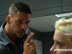 In den arsch, Grosse titten, Blondine, Blasen, Spermaladung, Aufs gesicht abspritzen, Hd, Tätowierung