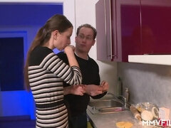 Anaal, Bruinharig, Diep in de keel, Slaapzaal, Handbeurt, Ondergoed, Nylonstof, Student