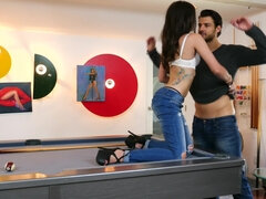 Mamada, Morena, Polla, Jeans, Madres para coger, Mamá, Piscina