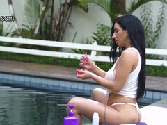 Mouthwatering babe having sex in the public pool