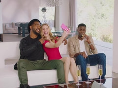 Negro, Morena, Corridas faciales, Grupo, Hd, Interracial, Tetas naturales, Adolescente