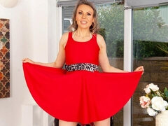 Leie, Grosser arsch, Kleid, Fingern, Behaart, Muschi, Solo, Entkleiden