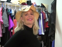 Grote mammen, Rondborstig, Rijpe lesbienne, Natuurlijke tieten, Alleen, Tieten likken