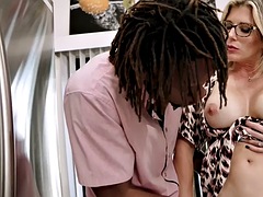 Большой член, Стервы, Черные, Черненькие, Волосатые, Межрасовый секс, Белье, Милф