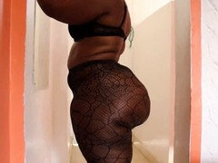 Beso negro, Culo grande, Monstruo