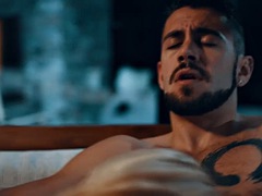 デカパイ, フェティッシュ, 足フェチ, 手コキする, ハードコア, キス, オナニー, シーメール