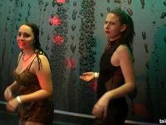 Bailar, Interracial, Besar, Coño, Satén, Ducha, Intercambio de parejas, Mojado