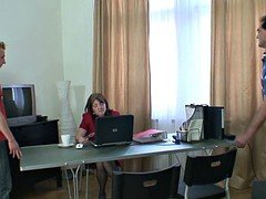 Rijpe lesbienne, Kantoor, Trio