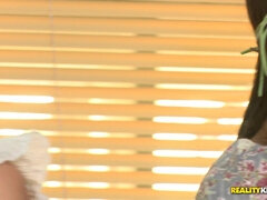 Lécher le cul, Blonde, Brunette brune, Le plan cul à quatre, Lesbienne, Piercing, Maigrichonne, Tatouage