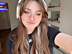 Tinder Teen with Big Ass Gives First Handjob and Masturbates on Facetime