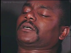 Grosse bite, Gros seins, Sucer une bite, Tir de sperme, Noir ébène, Poilue, Mère que j'aimerais baiser, Nénés