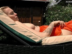 Blonde, Fétiche, Petite amie, Public, Solo, Tatouage, Nénés, Sous marin