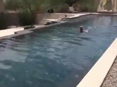 Leie, In den arsch, Grosser arsch, Schwanz, Deutsch, Milf, Mutti, Pool