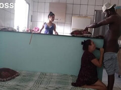 Enthousiasteling, Blond, Pijpbeurt, Sperma, Indisch, Interraciaal, Masturbatie, Rijden