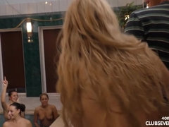 Rubia, Mamada, Morena, Club, Grupo, Fiesta, Afeitado, Mojado