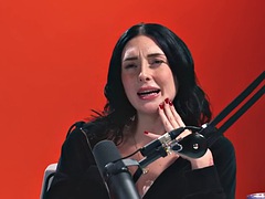 Grosse titten, Erotisch, Behaart, Öl, Muschi, Tätowierung, Spielzeuge, Vibrator