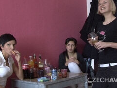 Брюнетки, Домашнее видео, Лесбиянка, Лизание, Натуральные сиськи, От первого лица, Бритые, Сиськи