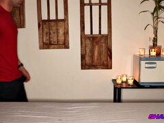 Aziatisch, Badpak, Blond, Pijpbeurt, Handbeurt, Masseren, Olie