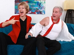 Grote kont, Grote lul, Blond, Pijpbeurt, Hondjeshouding, Brillen, Moeder die ik wil neuken, Tieten likken