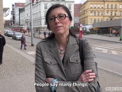 Bruinharig, Tsjechisch, Hardcore, Moeder die ik wil neuken, Geld, Openbaar
