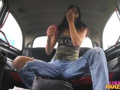 Arsch, Schwarz, Braunhaarige, Auto, Dildo, Hardcore, Im freien, Tätowierung