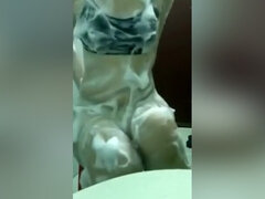 お尻, デカ尻, イく瞬間, 手コキする, ハードコア, シャワー, 喫煙, 一人