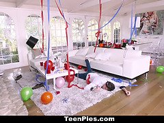 Braunhaarige, Hundestellung, Hardcore, Hd, Party, Zierlich, Jungendliche (18+), Eng