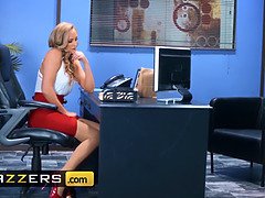 Schönheit, Grosser schwanz, Grosse titten, Geile alte tussi, Schwarz, Riesig, Büro, Titten