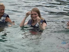 Amateur, Rubia, Corrida, Masturbacion con pies, Perforación, Coño, Afeitado, Tetas