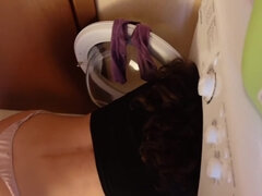 Anal, Salle de bains, Grosse bite, Brunette brune, Éjaculation interne, Italienne, Orgasme, Gicler