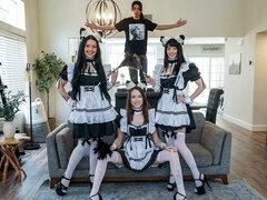 Большая жопа, Большой член, Минет, Брюнетки, Служанка, Натуральные сиськи, Молоденькие, Сиськи