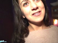 Enthousiasteling, Diep in de keel, Hd, Italiaans, Orgasme, Gezichtspunt, Openbaar, Tieten likken