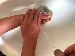 Girls peeing, real couple homemade, pissing
