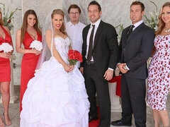 Tussi, Grosser arsch, Grosser schwanz, Grosse titten, Blasen, Schwanz, Hundestellung, Milf
