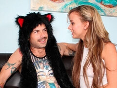 Blonde, Branlette thaïlandaise, Mère que j'aimerais baiser, Nénés