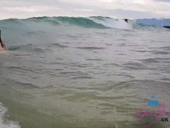 Leie, Papi, Freundin, Küssen, Nackt, Öffentlich, Abendanzug, Titten