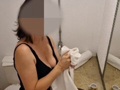 浴室, フェラチオ, 浮気者, クラブ, カップル, 淫乱熟女, パーティ, シャワー