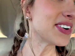 Enthousiasteling, Lieveling, Grote lul, Blond, Pijpbeurt, Auto, Tiener, Tieten likken