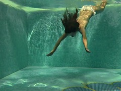 Leie, Tussi, Braunhaarige, Im freien, Pornostars, Öffentlich, Russisch, Solo