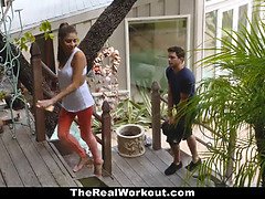 Brunette brune, Tir de sperme, En levrette, Hard, Hd, Rasée, Fils, Spandex