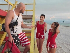 Брюнетки, Ласковые ручки, Порнозвезда, Киски, Жесткий секс, Втроем, Сиськи, Влажная