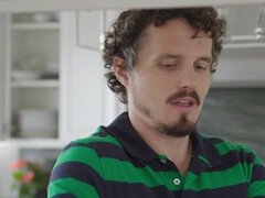 ブロンド, 捕まる, 顔射, キッチン, なめる, 淫乱熟女, オマンコ, ショートヘア